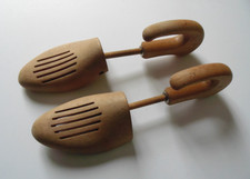 Paire d'embauchoir en bois