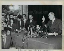 1964 Press Photo Charles De
