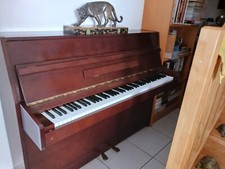 piano droit "Young Chang" EC 190 Noyer satiné