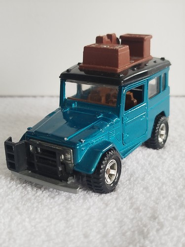 Voiture miniature 4x4 - 1/36,