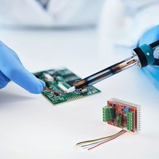 Contrôleur moteur triphasé