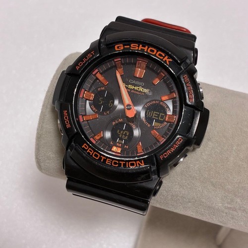 Montre numérique pour homme