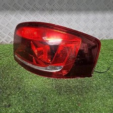 Feu arriere principal droit