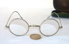 PAIRE DE LUNETTES RONDES