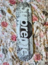 planche de skate supreme akira
