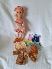 Poupée famosa Nancy avec ses