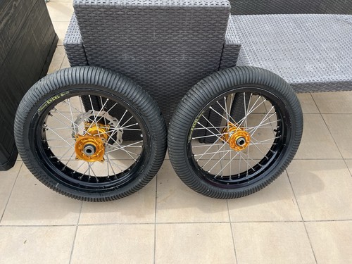 Paire roues moto - de,