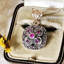 Collier Pendentif Style