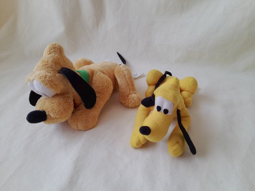 Petites peluches chien pluto - petites,