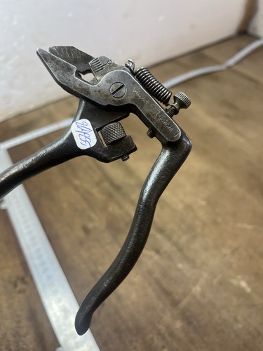 Outil ancien peugeot frères - outil,