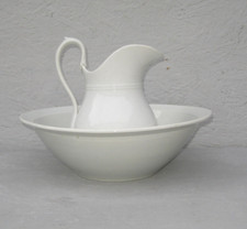 Cuvette et broc en faïence