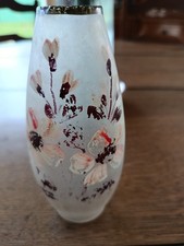 Vase en verre moulé