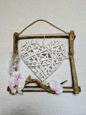 Gros cœur blanc et orchidées cadre bois fait main (211229)