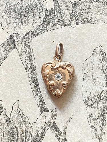 Pendentif médaille - pendentif,