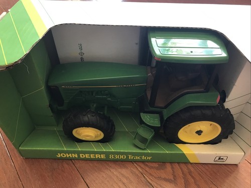 Ertl john deere 8400 tractor - 8400,