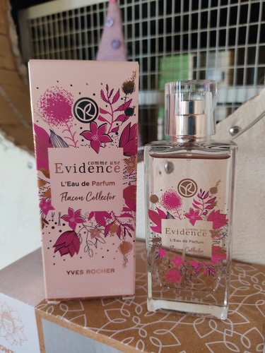 Eau parfum comme une - de,