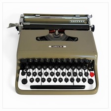 Vintage Olivetti Lettera 22 LL