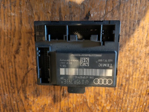 Boîtier porte avant gauche - porte,