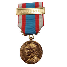 P15/10/25 (REF30205) Belle médaille militaire guerre d'Algerie french MEDAL
