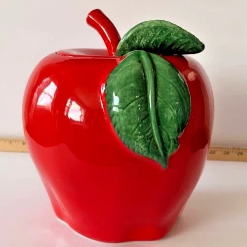 Vintage treasure craft red - vintage,