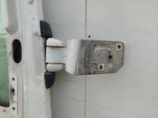 844000013R CHARNIÈRE /