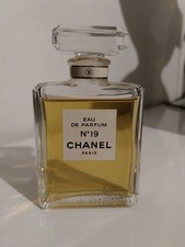 Chanel N°19  – Eau de