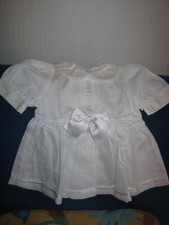 VINTAGE POUR POUPEE OU BB ROBE BLANCHE 6 MOIS H 35 CM