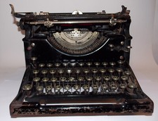 Machine à écrire 1913