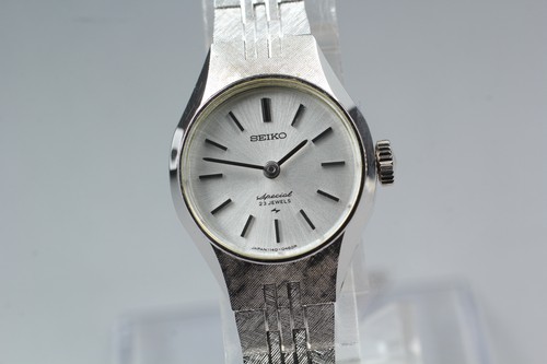 Montre manuelle pour femme