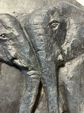 Ancien Bronze animalier représentant deux éléphants 21 x 20 x 1,5 cm / 3,564 kg