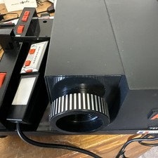 Projecteur Diapositive prestinox Autofocus 724 AFT dans sa valise de transport