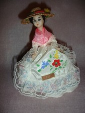 Poupée folklorique régionale ancienne NICE tablier peint jupe blanche