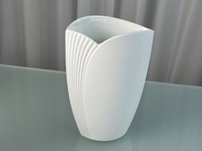 Vase en porcelaine Kaiser 19