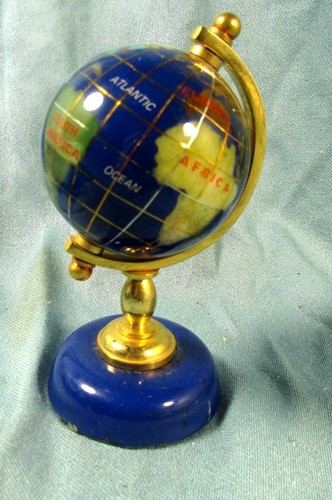 Joli petit globe terrestre
