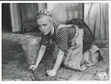 La GRANDE ILLUSION - J.RENOIR - 1937- Dita Parlo - 18x 24 cm