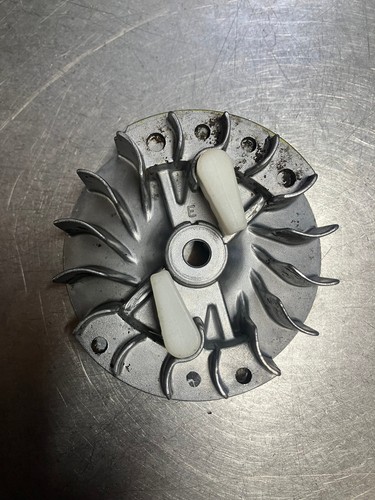 Volant moteur élagueuse