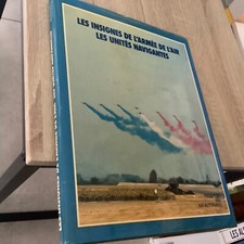 Les insignes de l'armée de