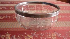 ANCIEN  SALADIER , COUPE EN VERRE , CONTOUR EN METAL ARGENTE * DIAMETRE 20 CM *