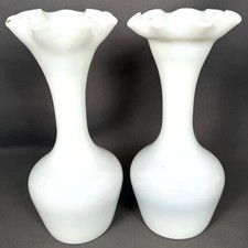 Lot de 2 vases en opaline