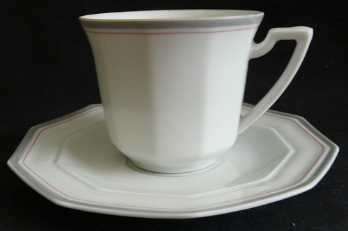 Tasse sous - +, limoges