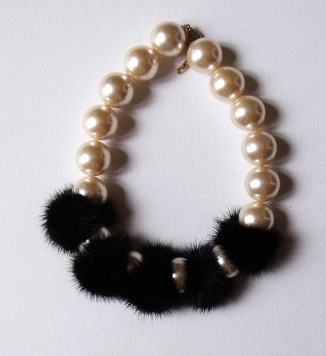 Ravissant collier composé - , de