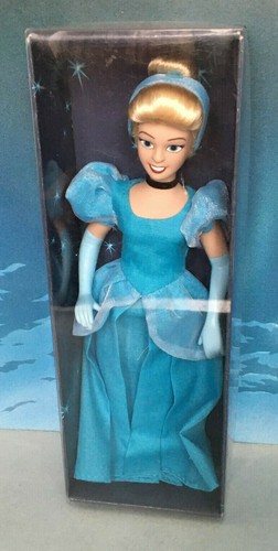 Poupee doll porcelaine - poupee, disney