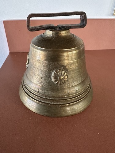 Cloche vache ancienne en - cloche,