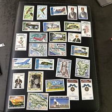 Lot 133-Timbres  ETAT COMORIEN Lot Neuf**