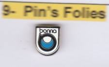 Pinsfolies *** Micro Pin's Badge Arthus Bertrand Bonna Beton préfabriqué 