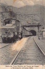 Italia - BARDONECCHIA (TO) Uscita del Treno Elettrico dal Tunnel del Frejus - LA