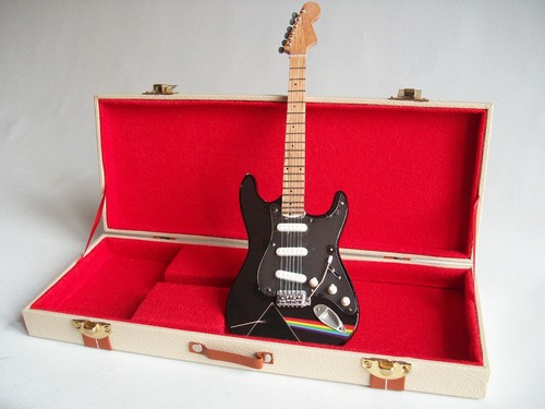 Lot guitare miniature au - 1,