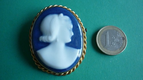 Broche facon camee - ,
