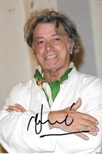 Autographe sur photo : Hervé Vilard ( 19 x 12,5 )