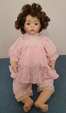 Poupée d'artiste poupée en